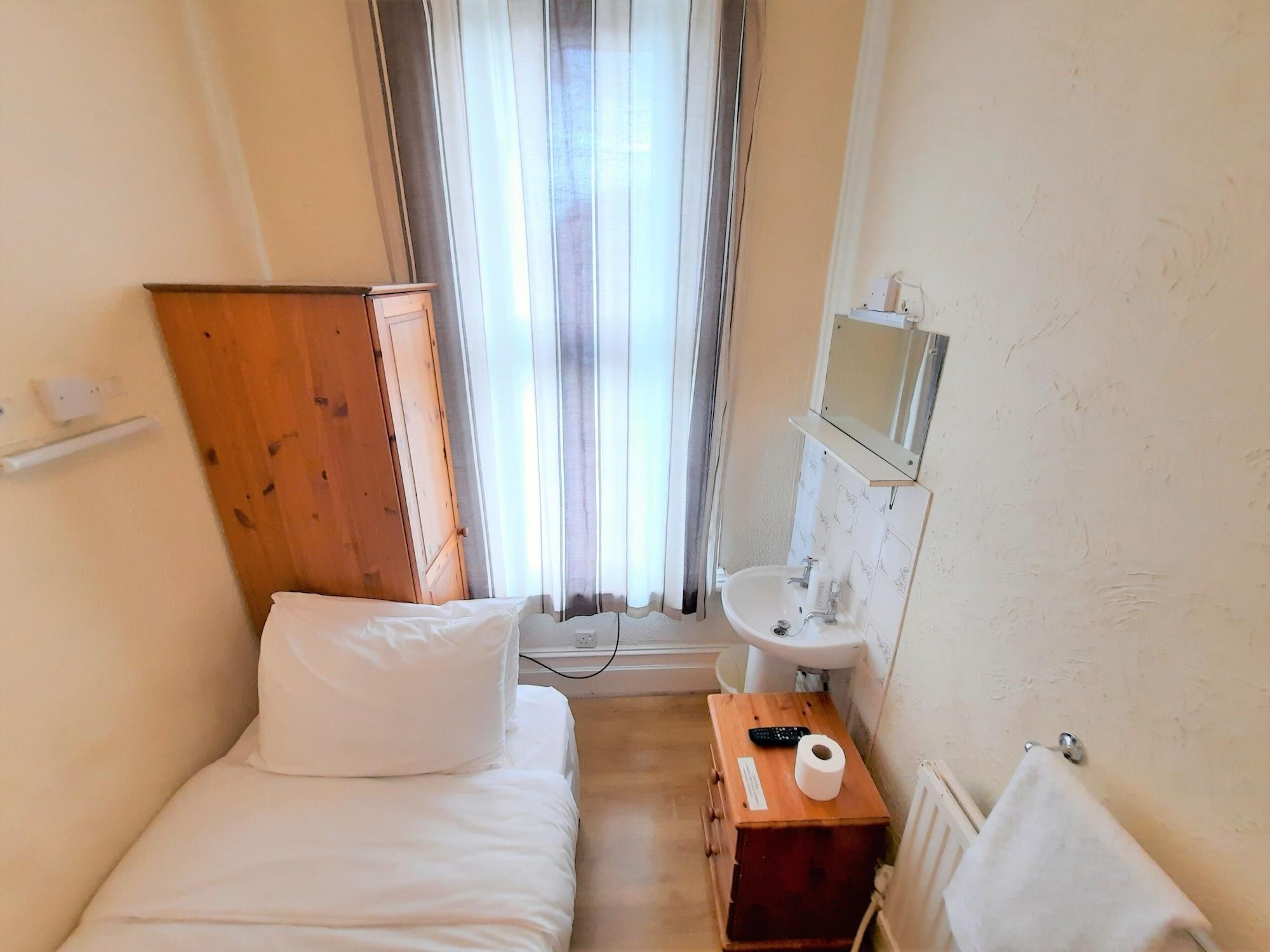 Addenro House Hotel 3*