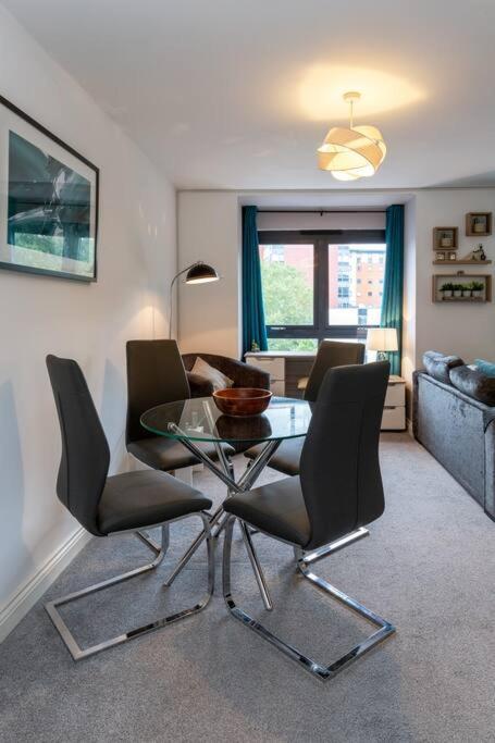 Centre Superb: Twin Kings With Smart Tv And Secure Parking Apartment *