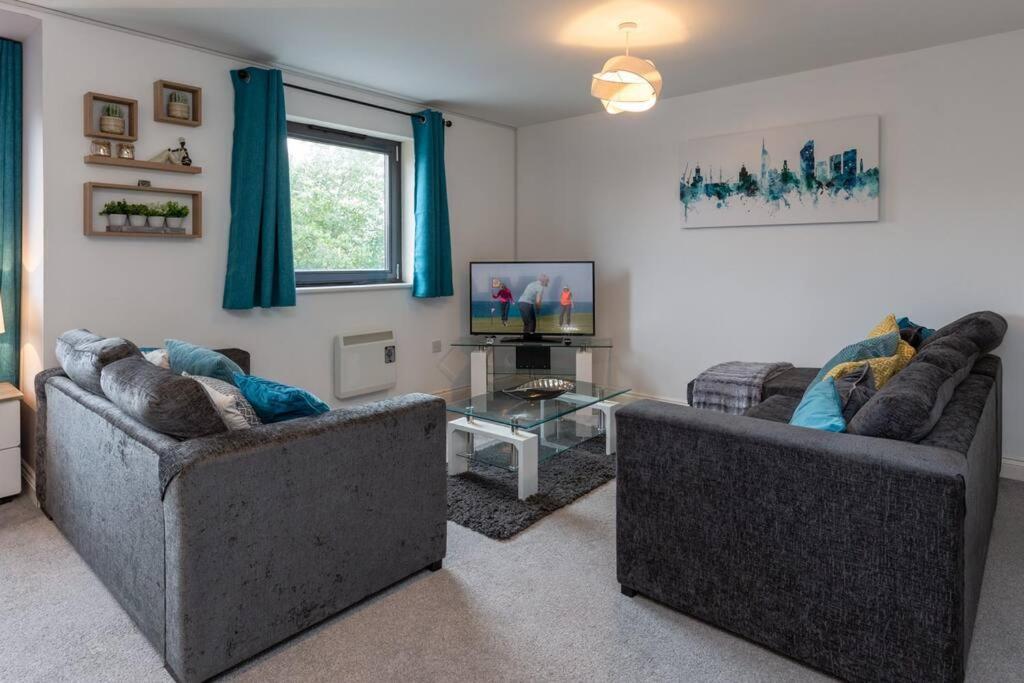 Centre Superb: Twin Kings With Smart Tv And Secure Parking Southampton