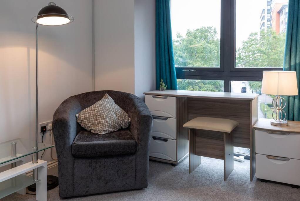 Centre Superb: Twin Kings With Smart Tv And Secure Parking Apartment *