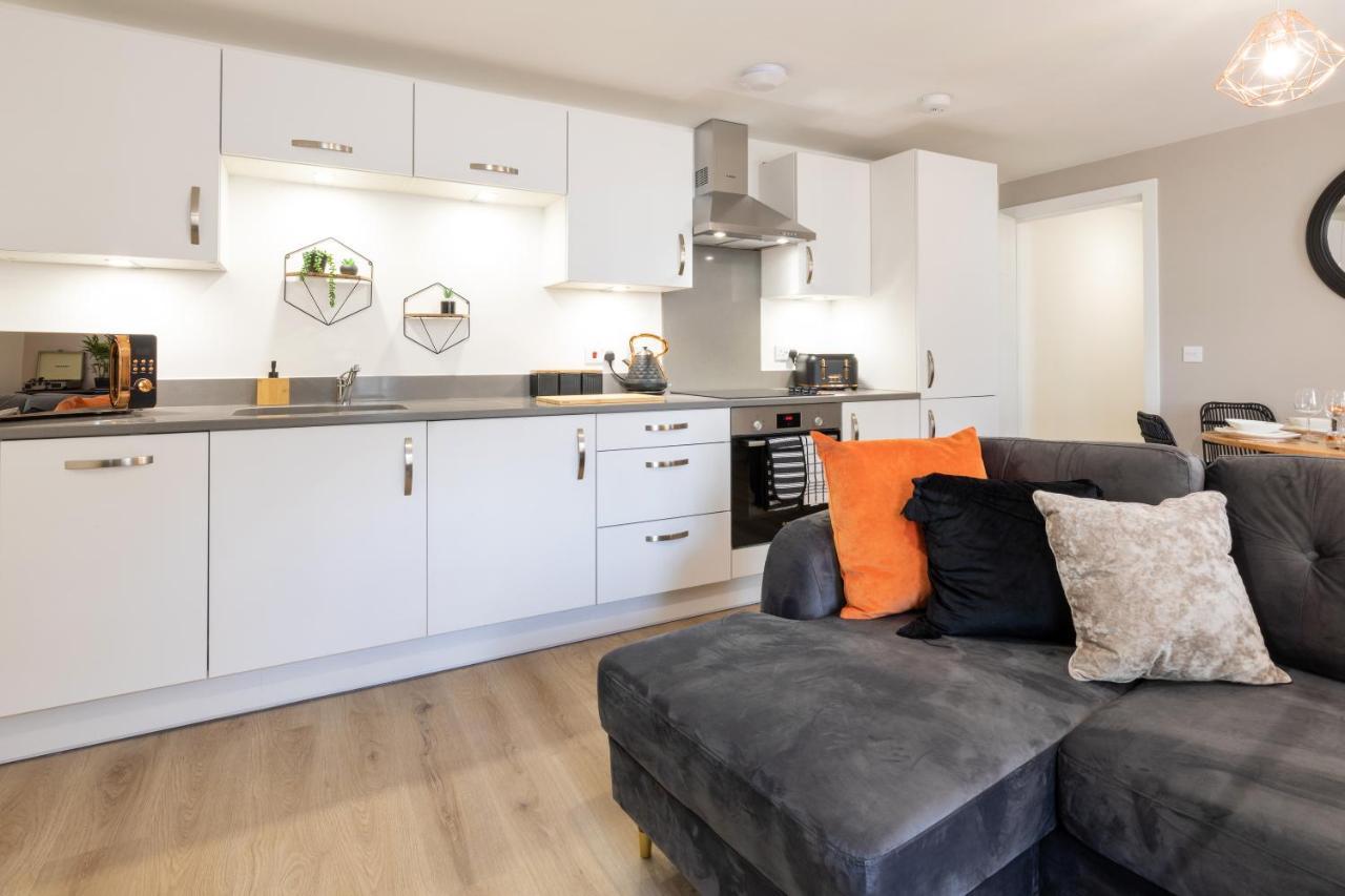 The Courtyard- Free Evening Parking Apartment *