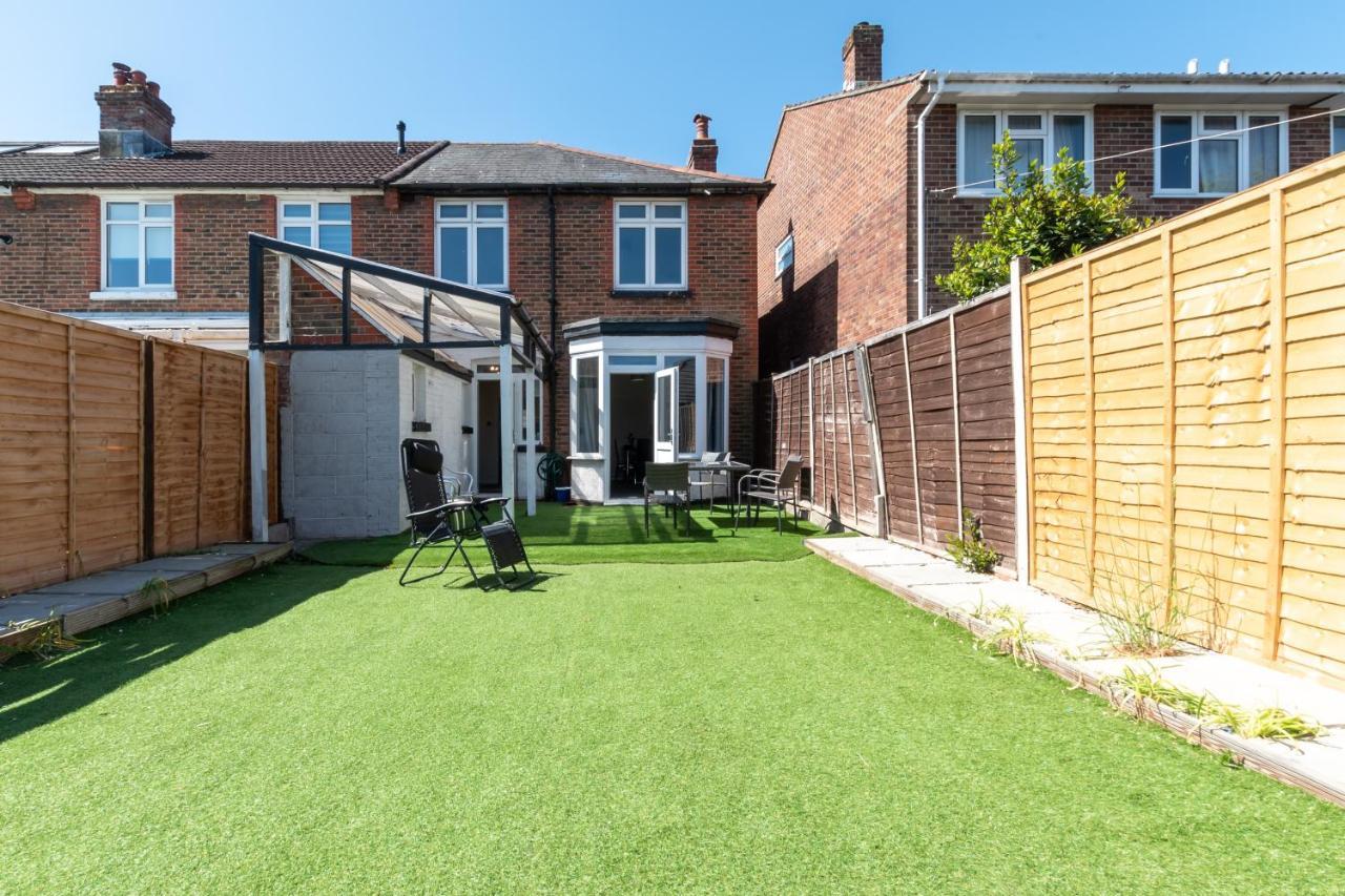 Cedar Avenue Holiday home *