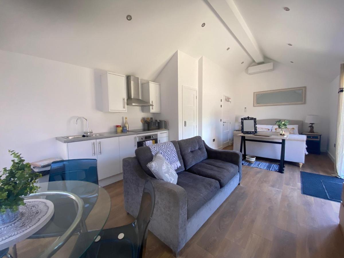Little - Beautiful Modern Open Plan Southampton