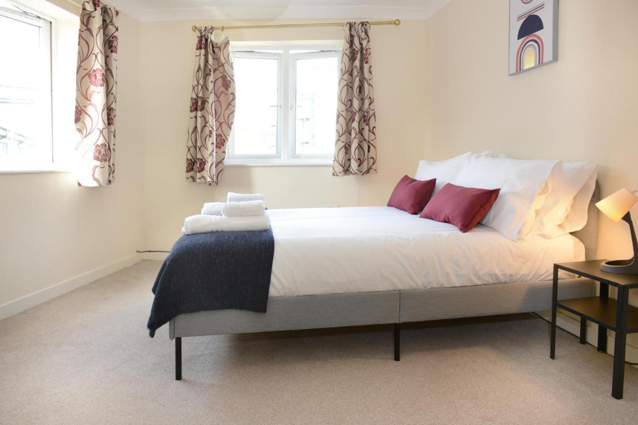 Centre Townhouse Sleeps 9 With Free Parking! Southampton