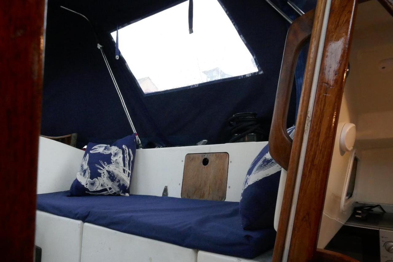 Botel Couples, Centre Getaway On The Water Southampton