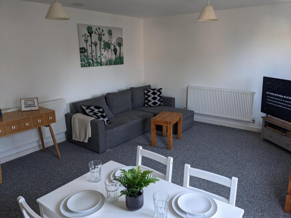 Simple 2-bedroom 1.5 Bath In Thornhill * Southampton