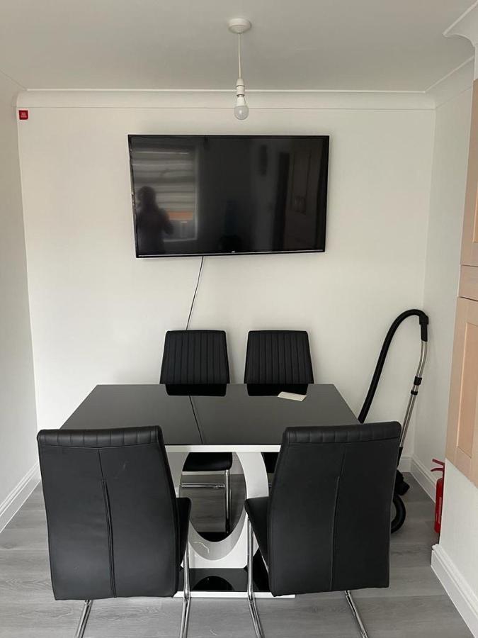 Alder En-suite Self Caring Private Shower 2 Capsule hotel Southampton