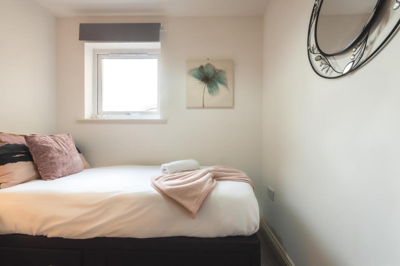Apartamento Spacious Comfort Haven: 2-bed Smart With Free Parking Southampton