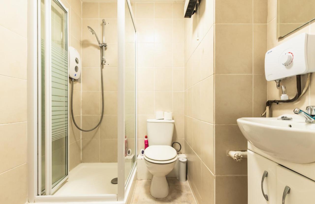 Centre Comfort: Spacious 2-bed With Free Parking Southampton