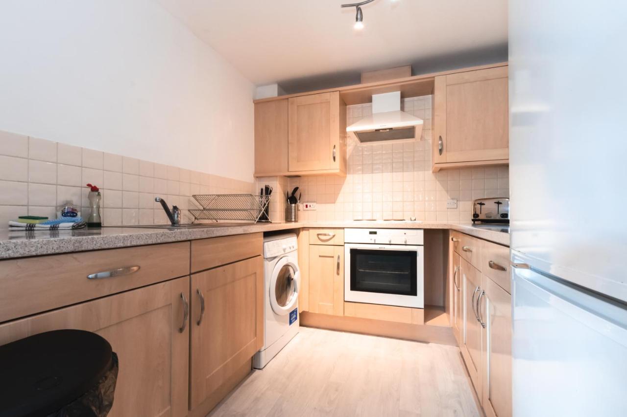 Apartamento Centre Comfort: Spacious 2-bed With Smart Tvs And Secure Parking *