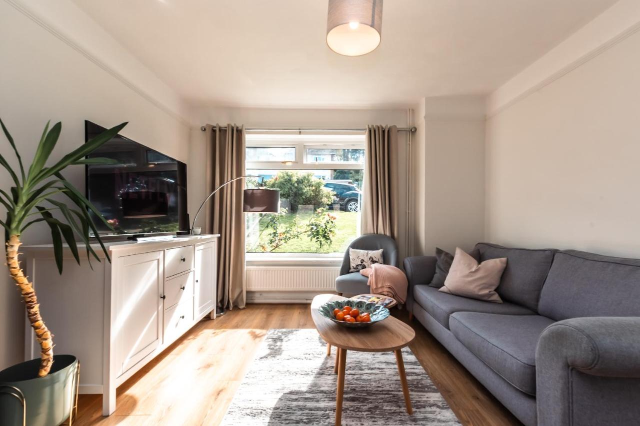3 Bedrooms House Ideal For Long Stays! Southampton