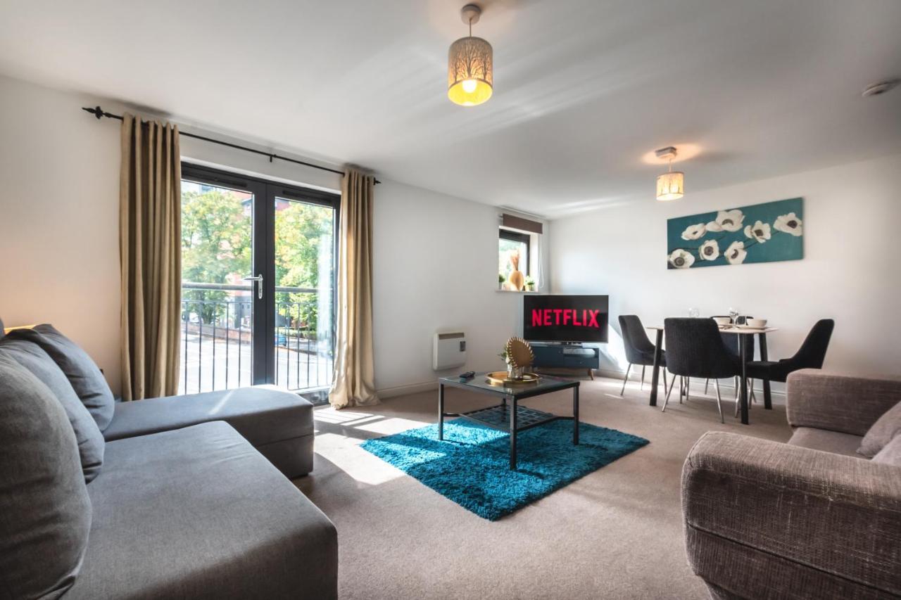 Spacious Comfort Haven: 2-bed Smart With Free Parking Apartamento Southampton