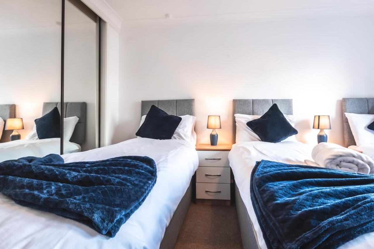 Centre Comfort: Spacious 2-bed With Free Parking Apartment Southampton