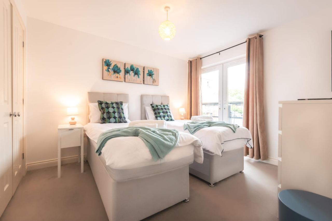 Apartamento Spacious Comfort Haven: 2-bed Smart With Free Parking Southampton