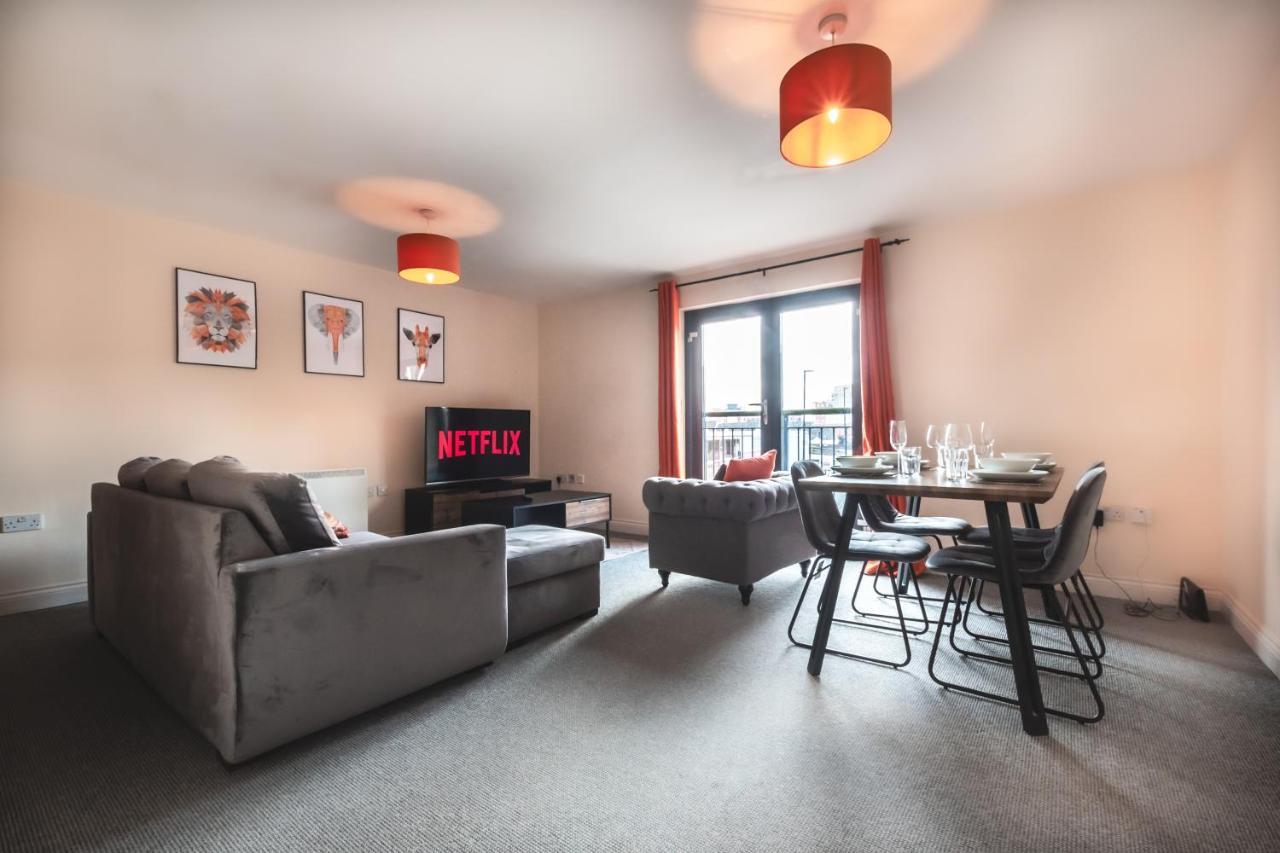Apartamento Centre Comfort: Spacious 2-bed With Smart Tvs And Secure Parking *
