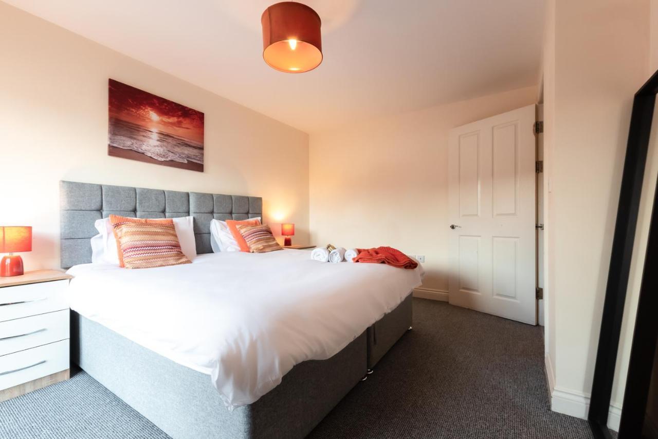Centre Comfort: Spacious 2-bed With Smart Tvs And Secure Parking Apartamento Southampton