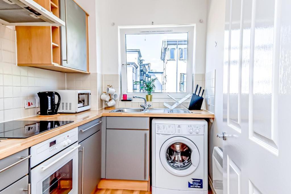 Bayview Apartment *