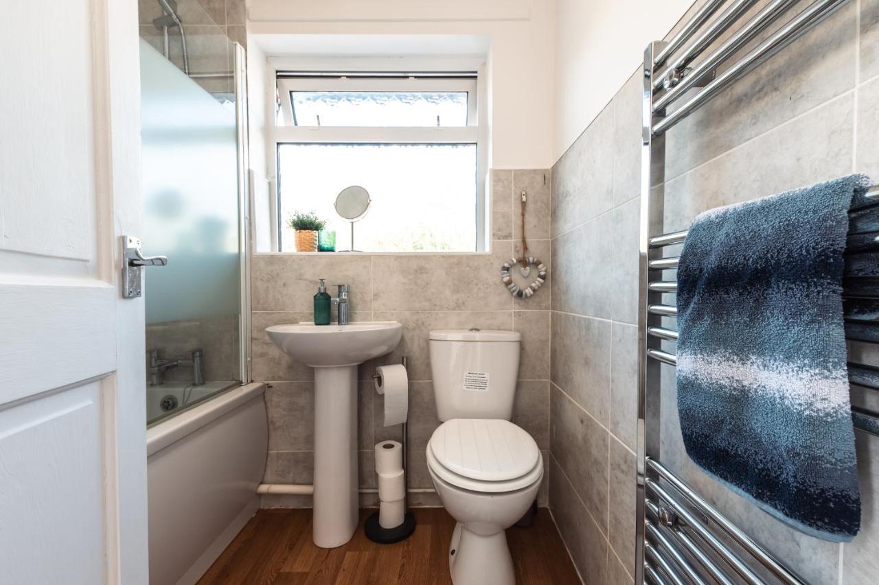 3 Bedrooms House Ideal For Long Stays! Southampton