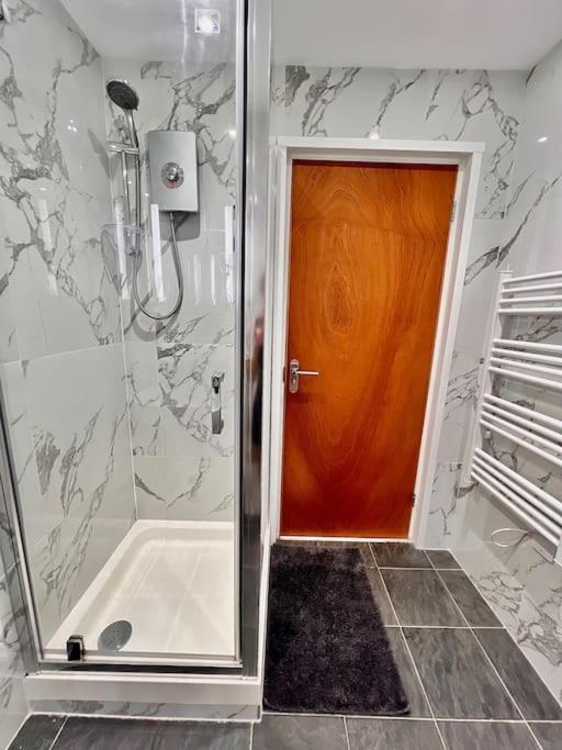 Unique Studio In Apartment *