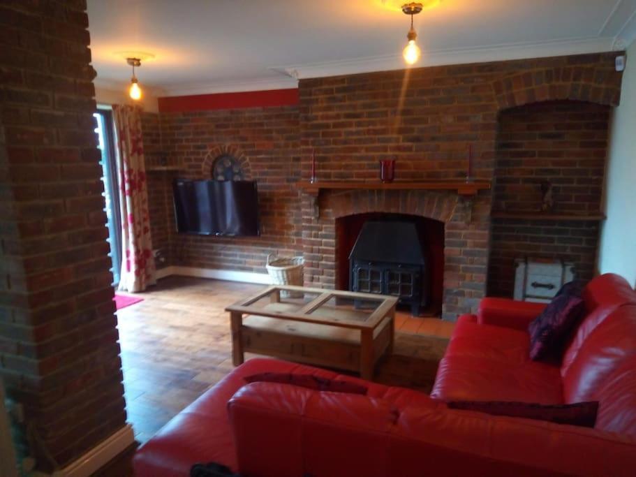 The Retreat, A Luxury Riverside & Garden Holiday home Southampton
