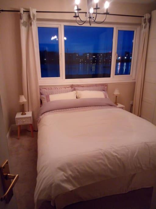 The Retreat, A Luxury Riverside & Garden Holiday home *