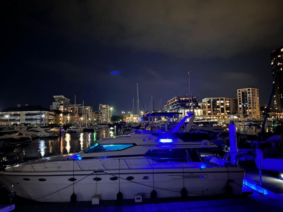 Marina Superyacht: Luxury Harbor *