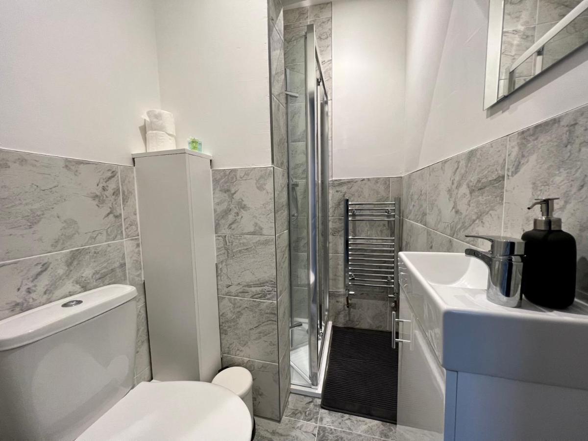 Oxford Street Hotel 3*