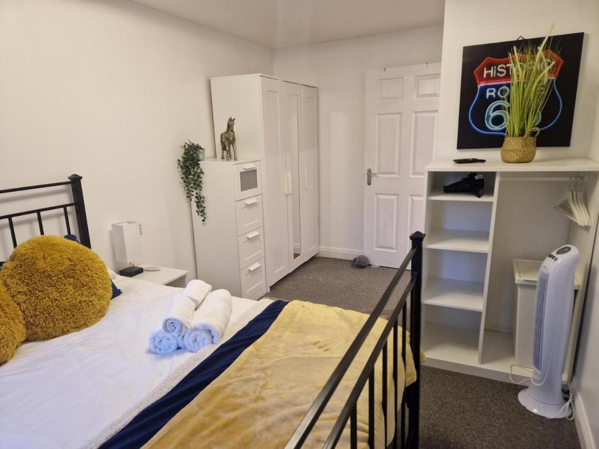 2-bedroom *nr Centre With Parking* Southampton