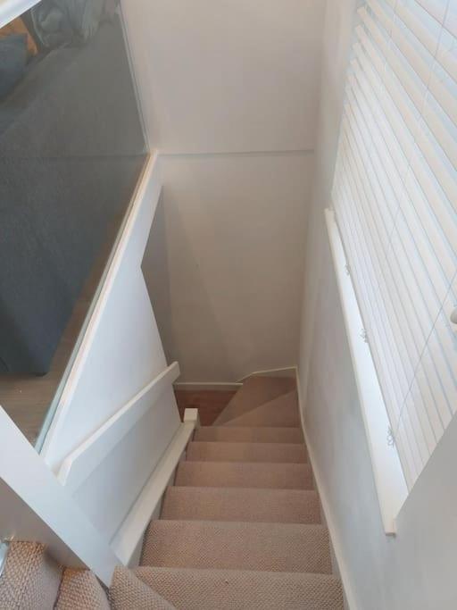 1 Bedroom Modern Duplex Apartment Southampton