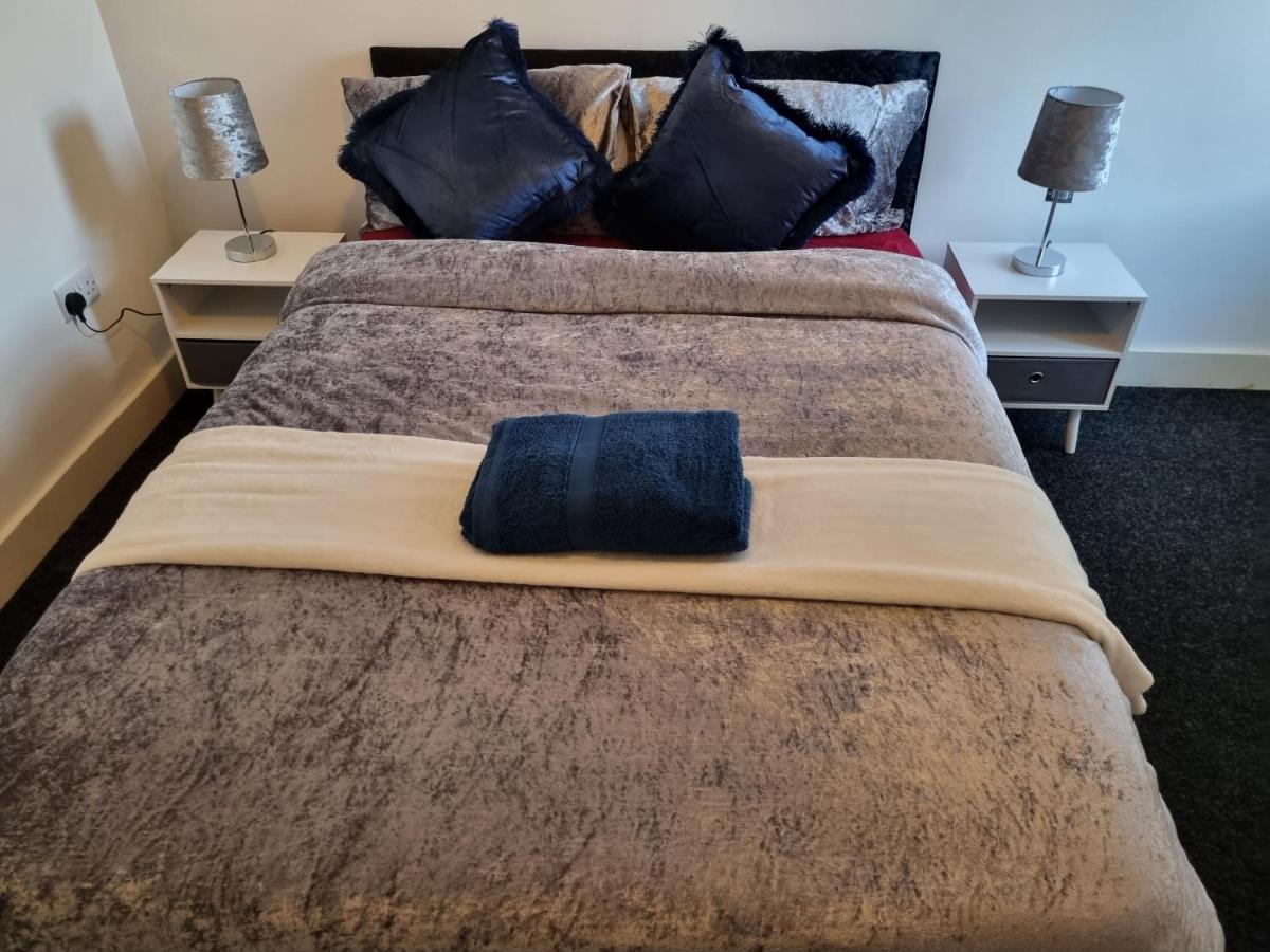 Luxury In Centre 6 Beds 3 Toliet W Private Parking