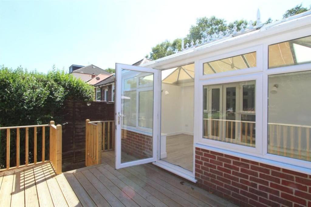 Accessible 3-bedroom Bungalow With Patio +driveway * Southampton