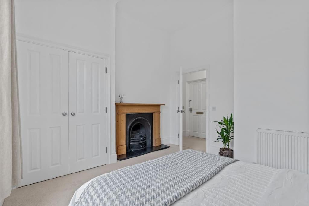 Cosy In The Heart Of *
