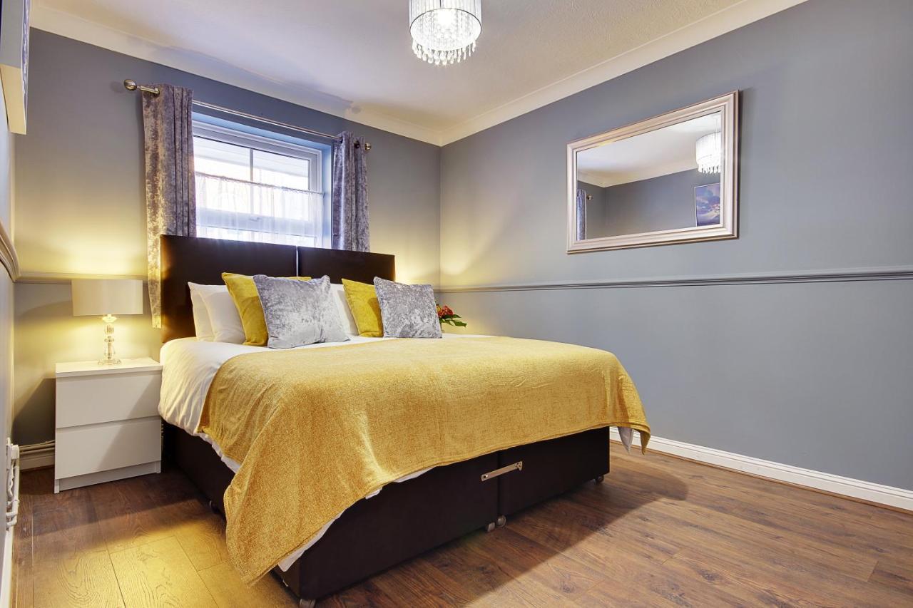 14 Oxford Mews - 5 Star Living For Up To 10 People Holiday home *