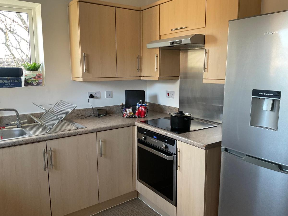 Simple 2-bedroom 1.5 Bath In Thornhill Southampton