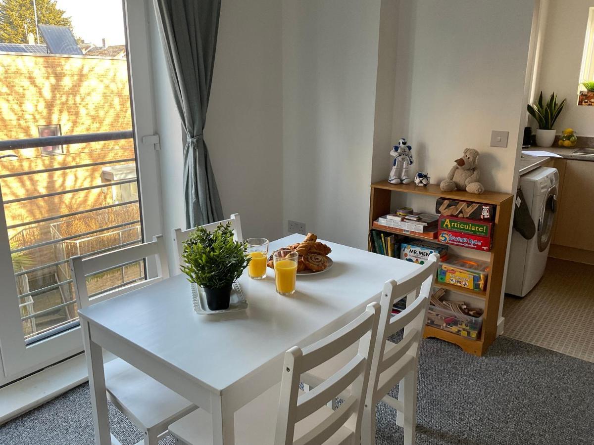 Simple 2-bedroom 1.5 Bath In Thornhill * Southampton