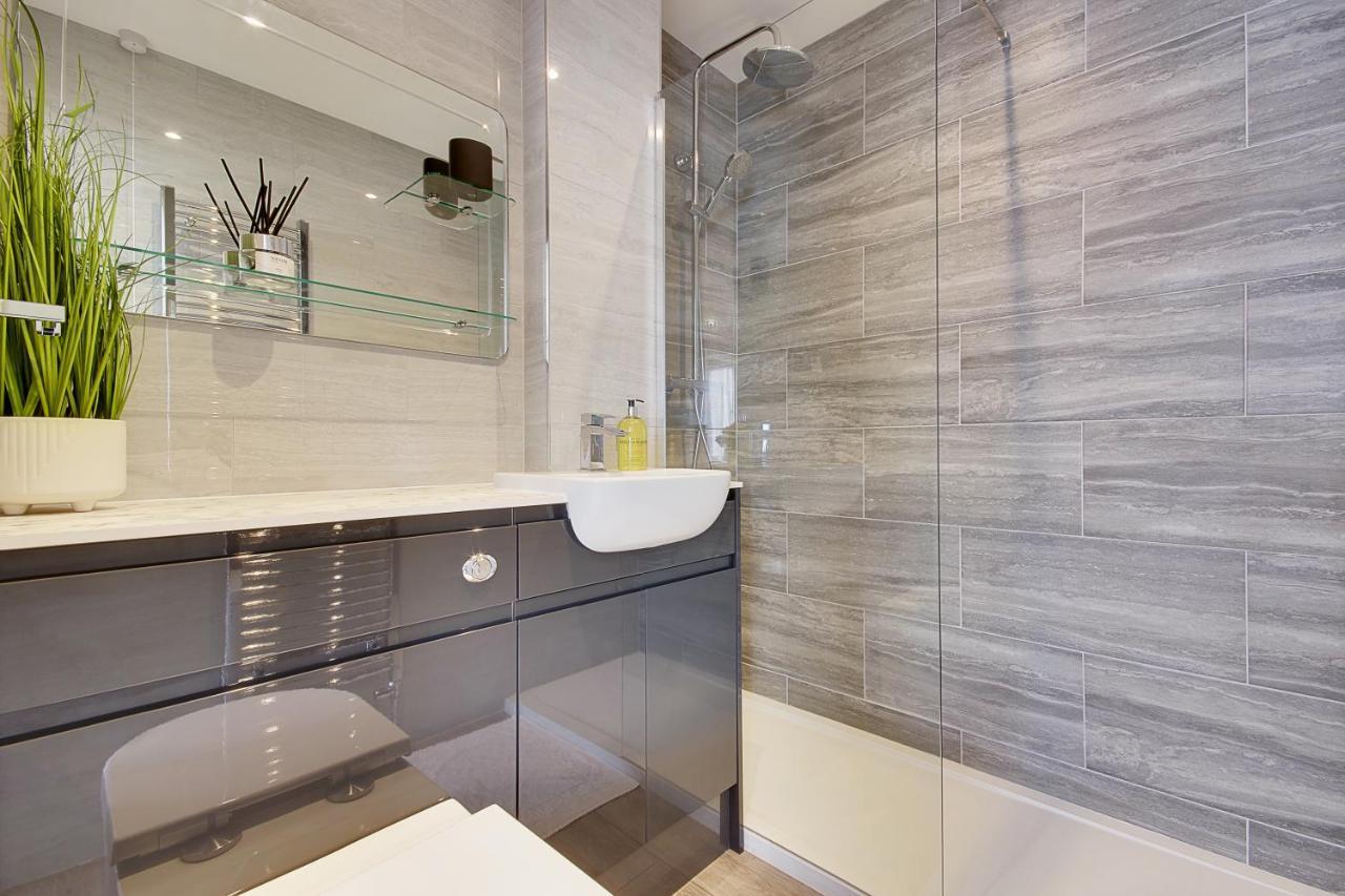 14 Oxford Mews - 5 Star Living For Up To 10 People Holiday home *
