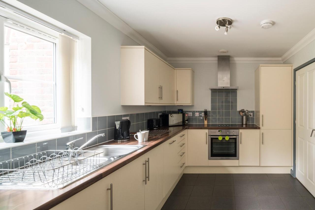 Apartment Bassett Road, By Viridian Southampton