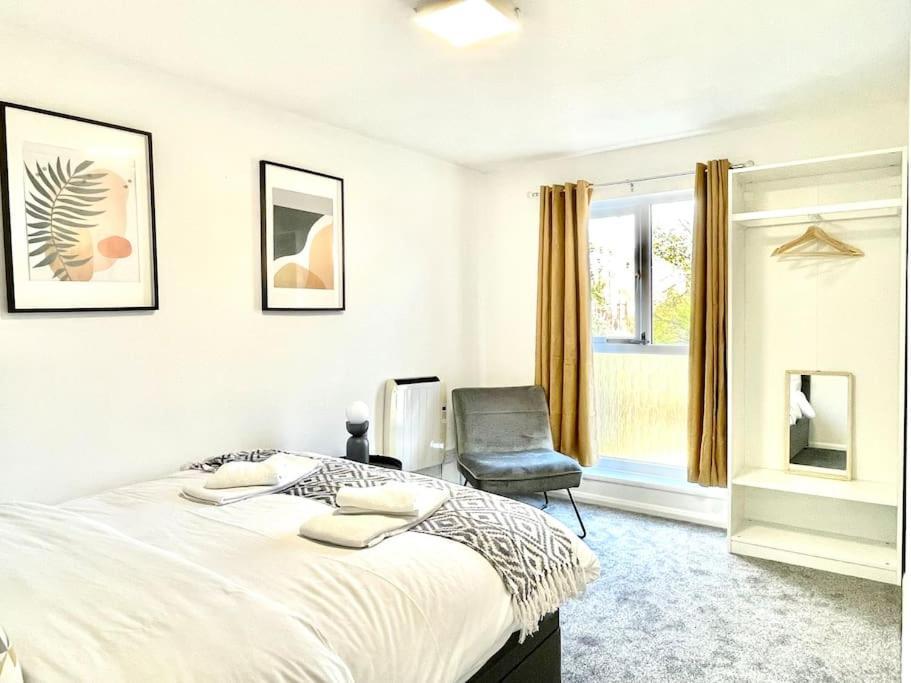 3 Bedroom Luxury House For Six Holiday home