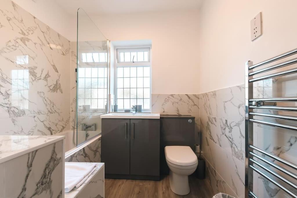 Onyx - 3 Bedroom House Southampton
