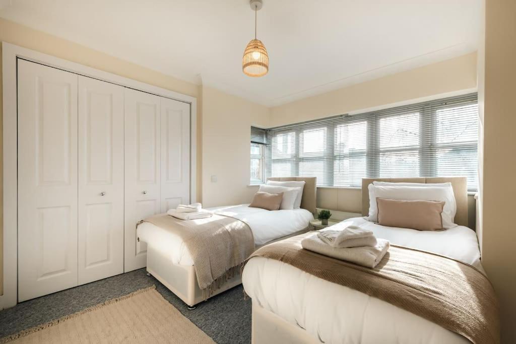 Azurite - 2 Bedroom Flat Apartment *