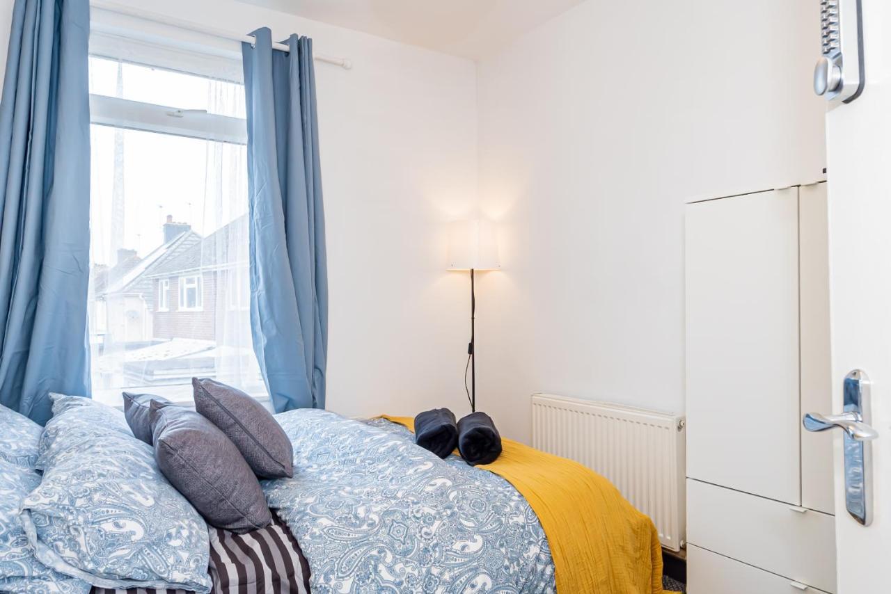 Shirley House 3: City-center Self-catering With Smart Check-in *