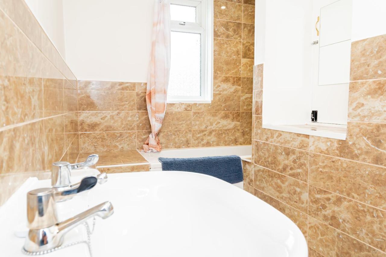 Shirley House 3: City-center Self-catering With Smart Check-in