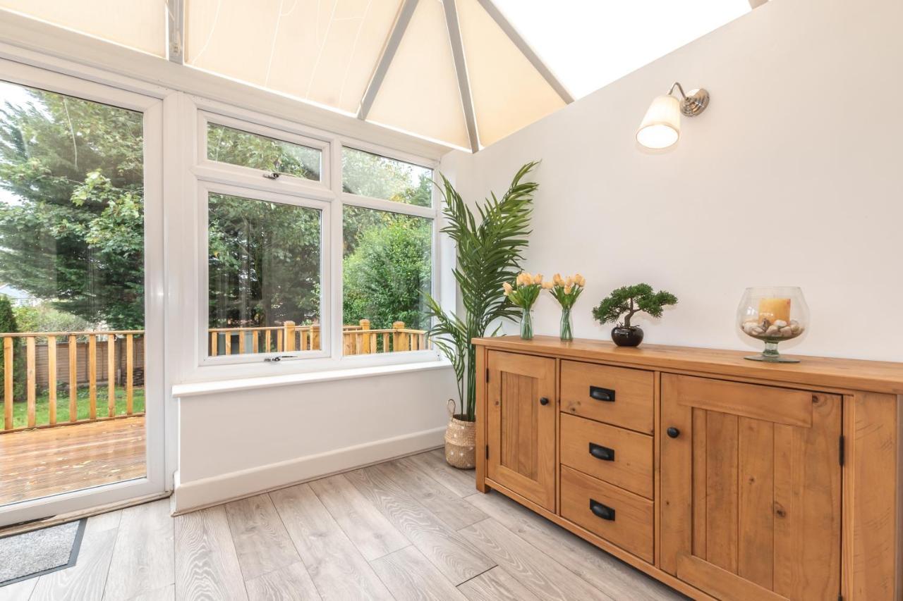 Accessible 3-bedroom Bungalow With Patio +driveway Southampton
