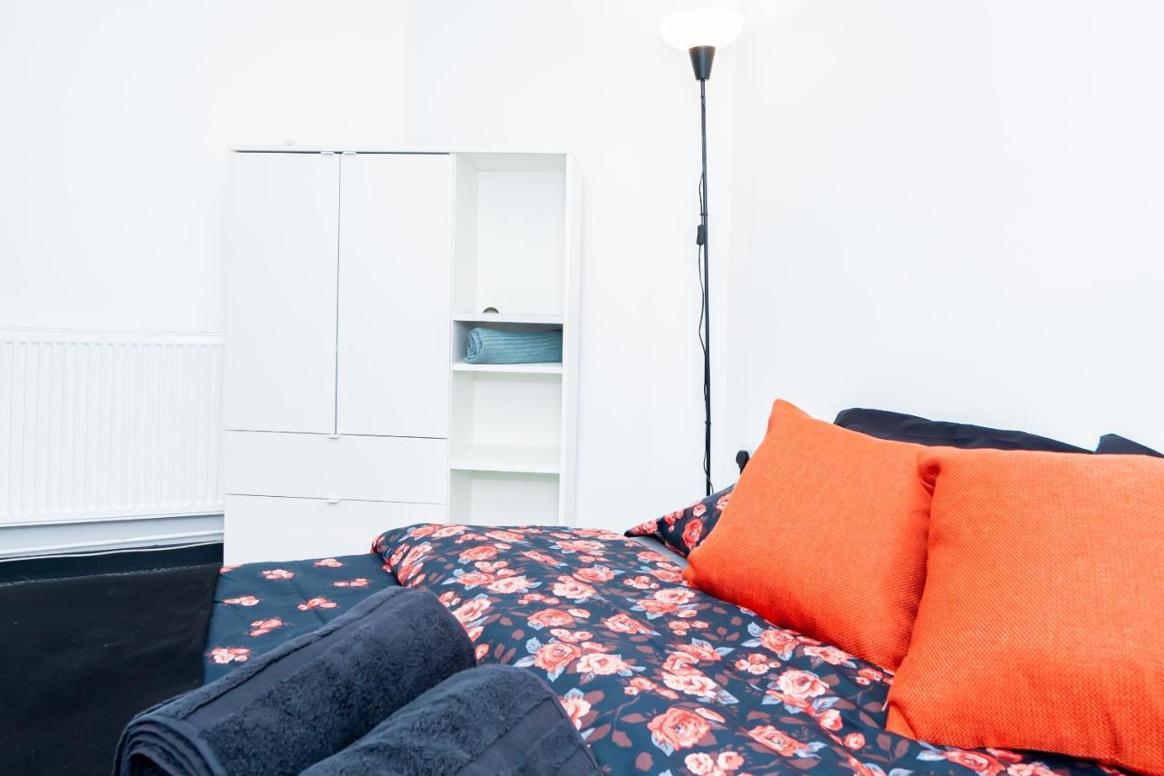 Shirley House 3: City-center Self-catering With Smart Check-in Guest house