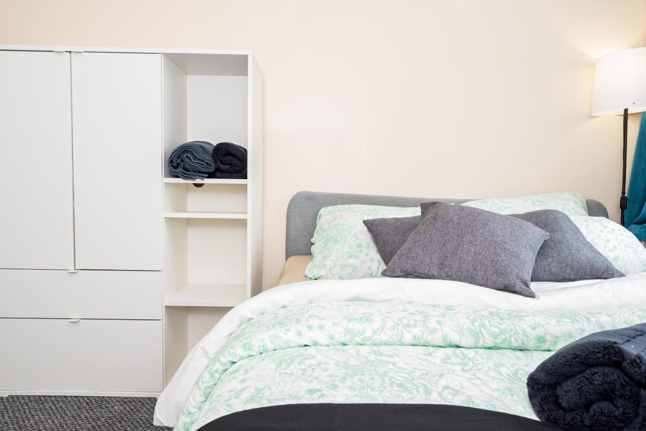 Shirley House 3: City-center Self-catering With Smart Check-in *