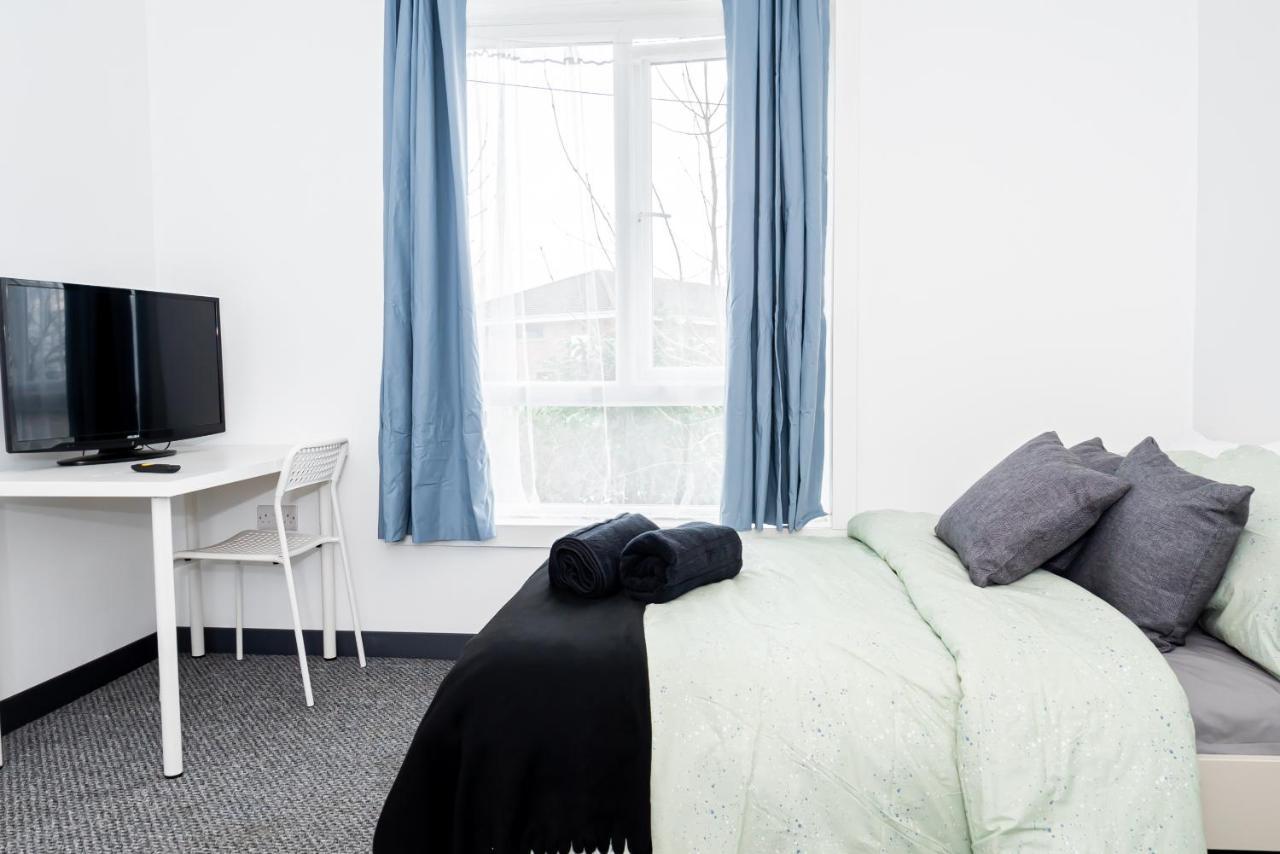 Shirley House 3: City-center Self-catering With Smart Check-in Guest house