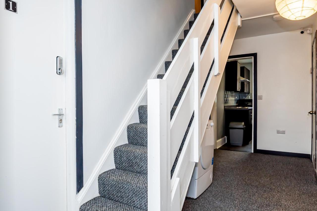 Shirley House 3: City-center Self-catering With Smart Check-in