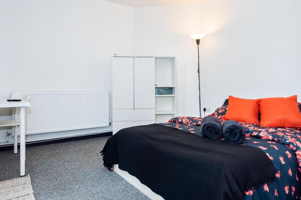 Guest house Shirley House 3: City-center Self-catering With Smart Check-in *