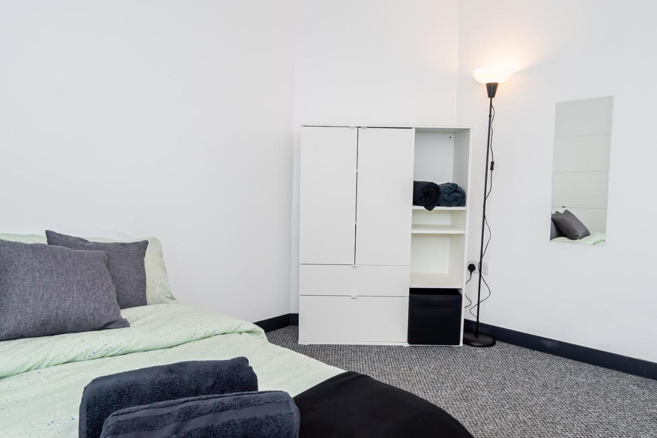 Shirley House 3: City-center Self-catering With Smart Check-in *