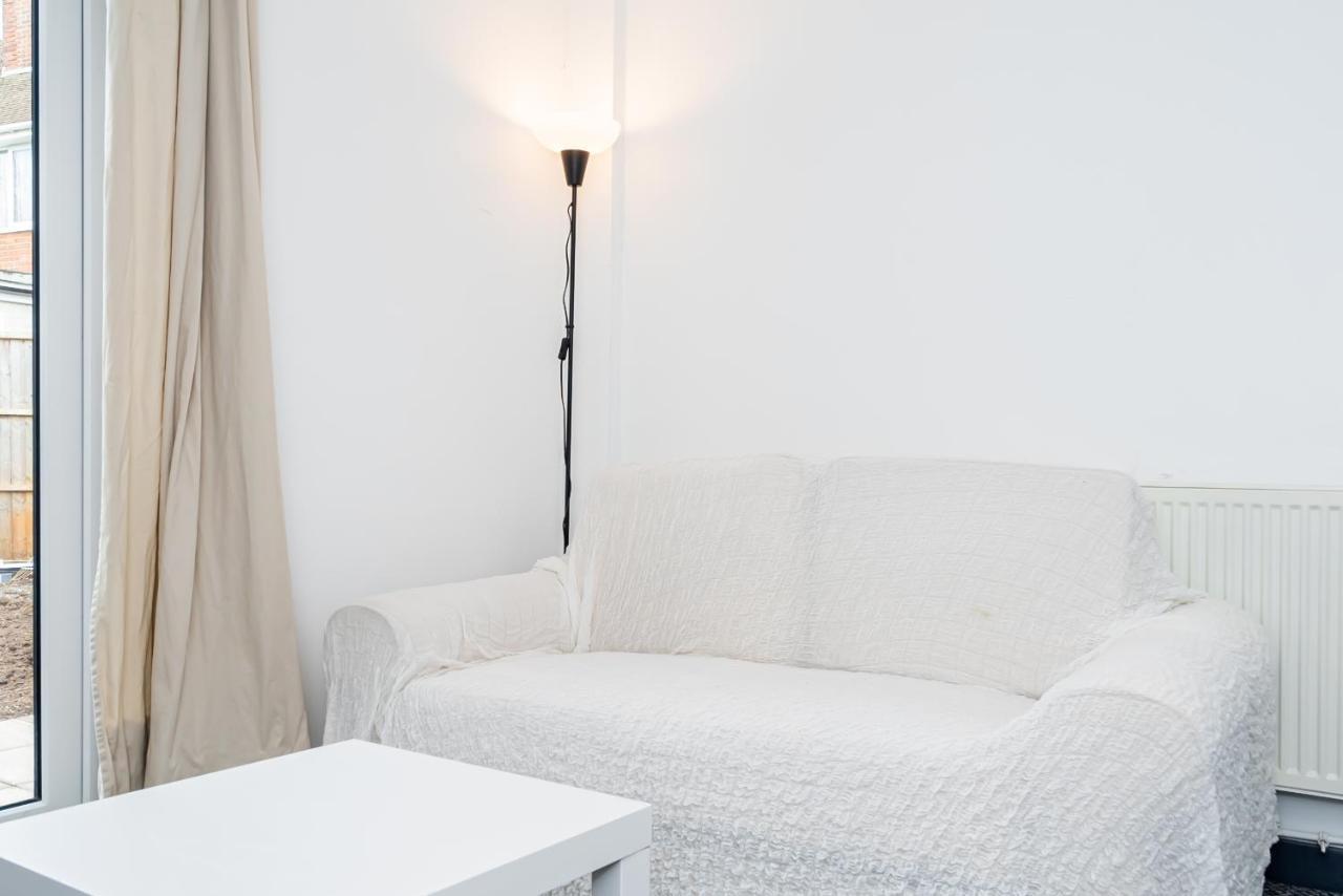 Guest house Shirley House 3: City-center Self-catering With Smart Check-in